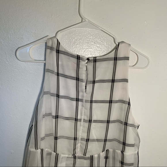 Vince Camuto Sleeveless Swing Blouse Window Pane Plaid - Picture 10 of 12